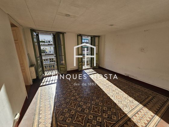Foto 1 de Alquiler de oficina en calle De la Diputació con terraza y aire acondicionado