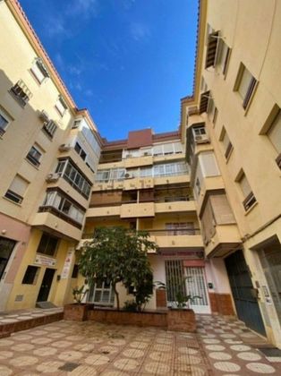 Foto 1 de Pis en venda a calle Enrique Van Dulken de 3 habitacions amb terrassa i ascensor