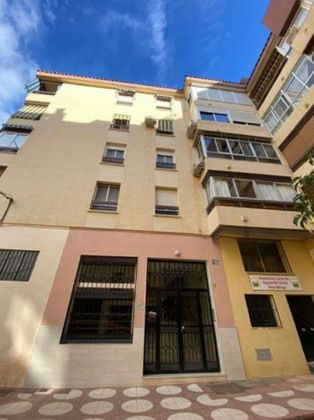 Foto 2 de Piso en venta en calle Enrique Van Dulken de 3 habitaciones con terraza y ascensor