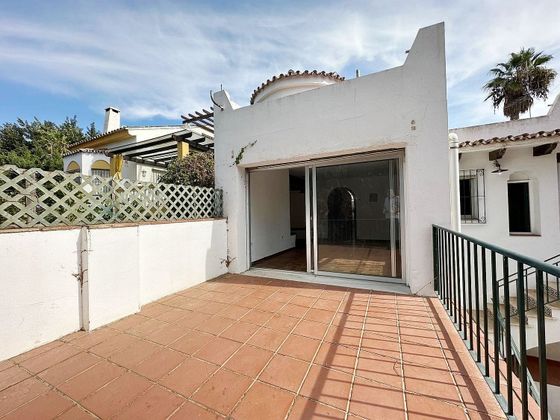Foto 2 de Casa en venda a calle Girasoles de 3 habitacions amb terrassa i piscina