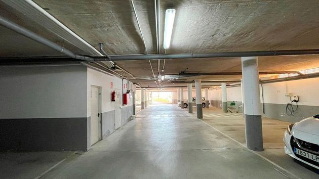 Foto 2 de Garaje en venta en calle Castillón de 16 m²