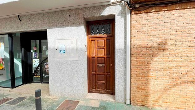 Foto 2 de Pis en venda a calle Iglesias de 3 habitacions amb terrassa