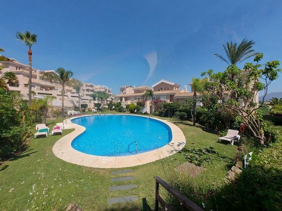 Foto 1 de Dúplex en venda a La Duquesa de 3 habitacions amb terrassa i piscina