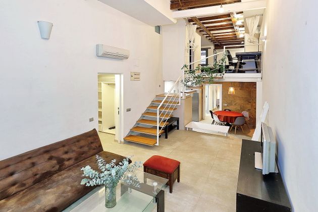 Foto 2 de Venta de dúplex en Vila de Gràcia de 2 habitaciones con terraza y aire acondicionado