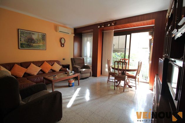Foto 1 de Venta de piso en Sants de 2 habitaciones con balcón y aire acondicionado