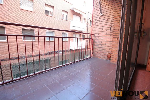 Foto 1 de Piso en venta en Sants-Badal de 4 habitaciones con balcón y calefacción