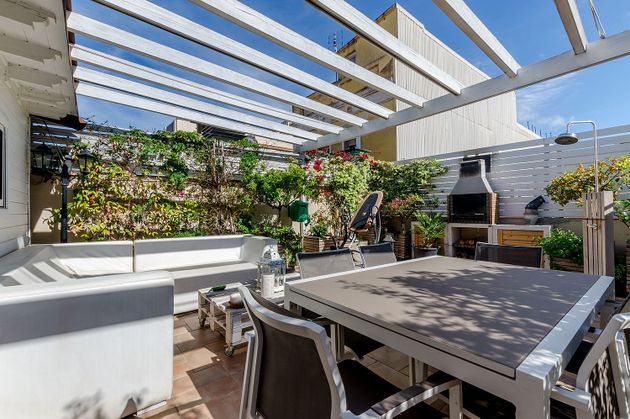 Foto 2 de Àtic en venda a Hostafrancs de 2 habitacions amb terrassa i garatge