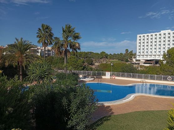Foto 2 de Piso en venta en Cales de Mallorca de 2 habitaciones con terraza y piscina