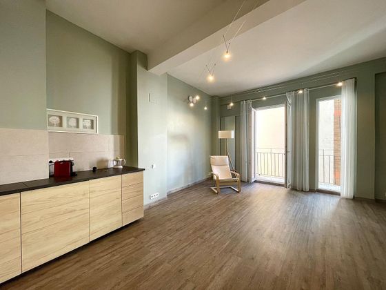 Foto 1 de Alquiler de piso en Montolivet de 2 habitaciones con muebles y balcón