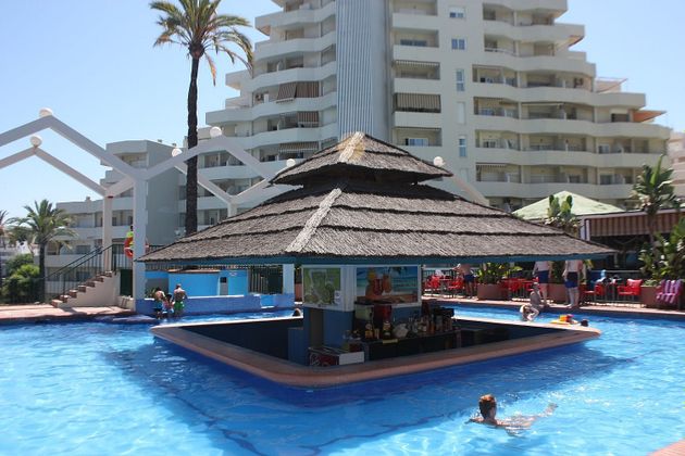 Foto 2 de Venta de piso en avenida Del Parque de 1 habitación con terraza y piscina