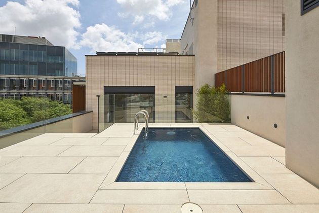 Foto 1 de Àtic en lloguer a calle Bacardi de 3 habitacions amb terrassa i piscina
