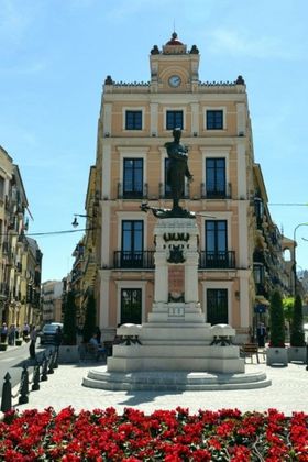 Foto 1 de Xalet en venda a calle De Andalucia de 5 habitacions amb terrassa i piscina