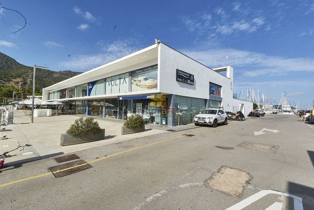 Foto 2 de Local en venda a Botigues de Sitges - Garraf amb terrassa