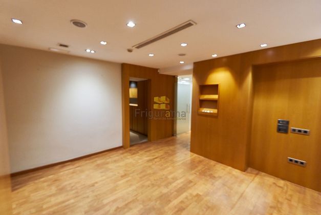 Foto 1 de Oficina en alquiler en L'Antiga Esquerra de l'Eixample de 144 m²