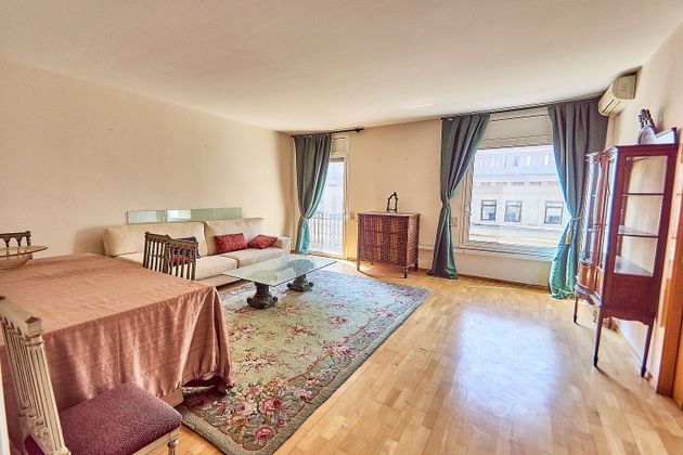 Foto 2 de Pis en venda a Sant Pere, Santa Caterina i la Ribera de 3 habitacions amb balcó i aire acondicionat