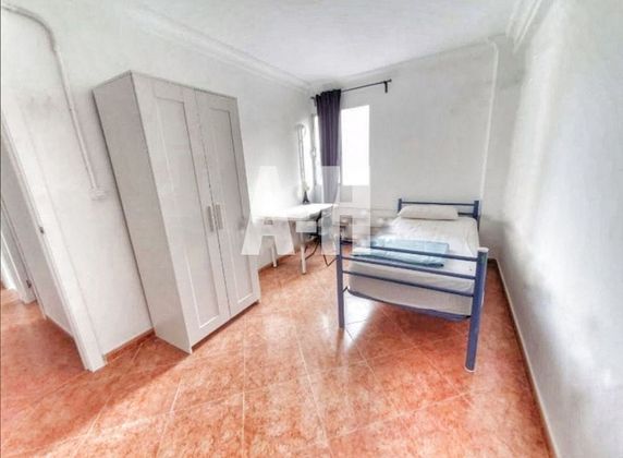 Foto 1 de Piso en venta en calle Blanca Paloma de 4 habitaciones con aire acondicionado y calefacción
