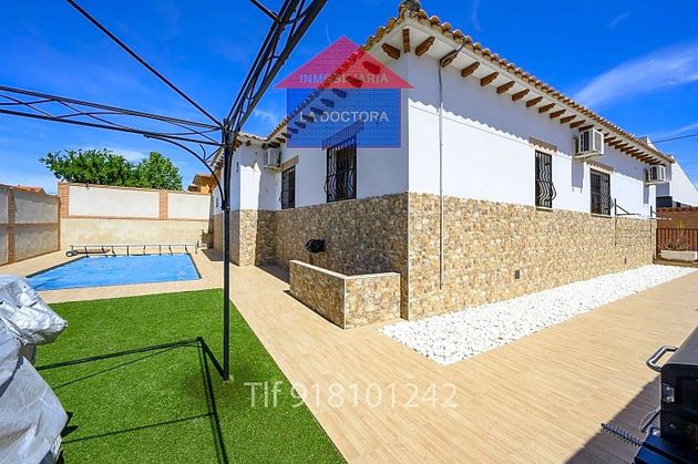Foto 2 de Venta de chalet en Ventas de Retamosa (Las) de 4 habitaciones con piscina y aire acondicionado