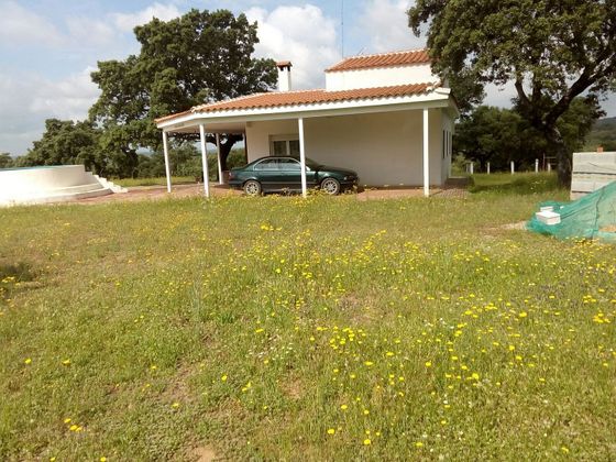 Foto 1 de Casa rural en venta en Fuencaliente (Ciudad Real) de 4 habitaciones con piscina y jardín