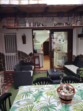 Foto 2 de Casa adossada en venda a Coria del Río de 2 habitacions amb terrassa i jardí