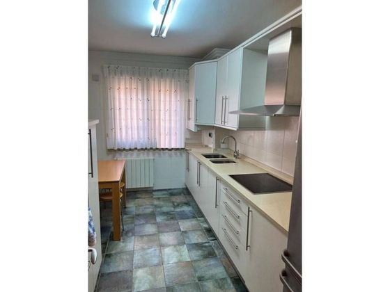 Foto 1 de Piso en venta en Santutxu de 3 habitaciones con garaje y calefacción
