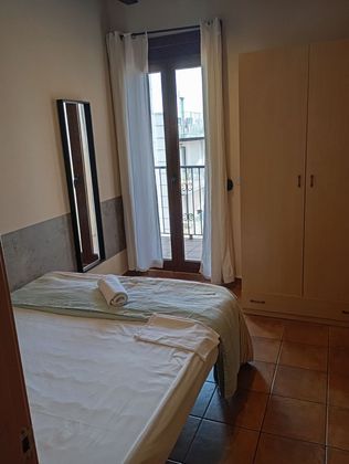 Foto 1 de Piso en alquiler en calle De Guàrdia de 4 habitaciones con muebles y aire acondicionado
