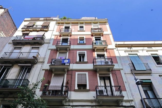 Foto 2 de Pis en venda a calle De Magalhães de 2 habitacions amb terrassa i balcó