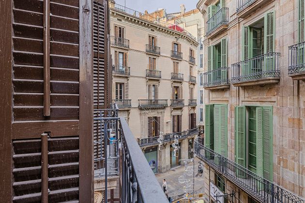 Foto 2 de Pis en venda a plaza De la Vila de Madrid de 2 habitacions amb balcó i aire acondicionat