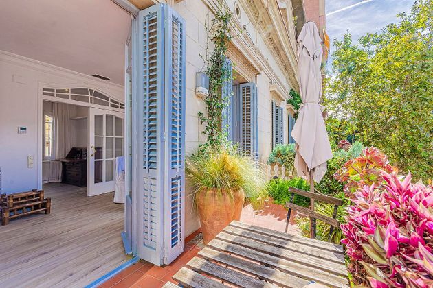 Foto 2 de Pis en venda a plaza De Gal·la Placídia de 3 habitacions amb terrassa i balcó