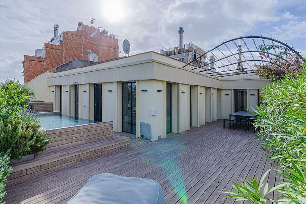 Foto 1 de Piso en venta en calle Nou de la Rambla de 2 habitaciones con terraza y piscina