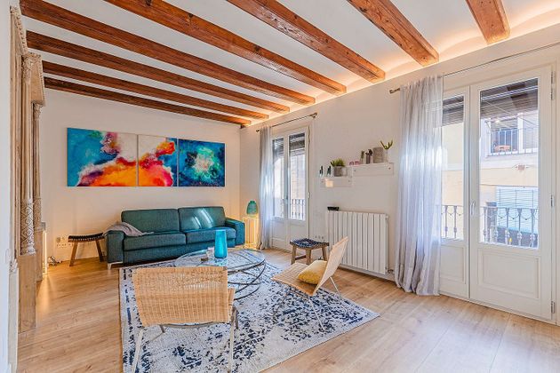 Foto 1 de Pis en venda a calle De Sant Pau de 2 habitacions amb terrassa i balcó