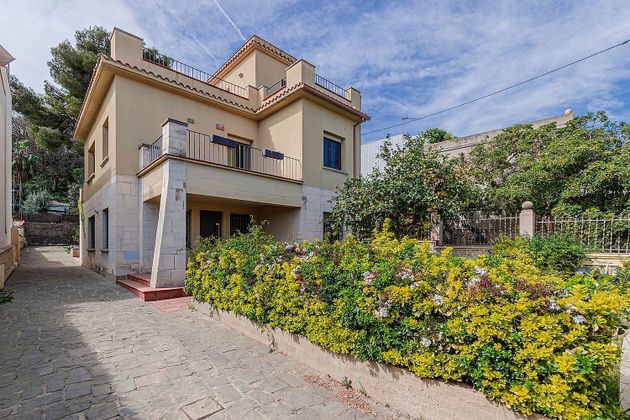Foto 1 de Casa adossada en venda a paseo De Montjuïc de 4 habitacions amb terrassa i garatge