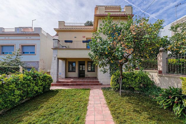 Foto 2 de Casa adosada en venta en paseo De Montjuïc de 4 habitaciones con terraza y garaje