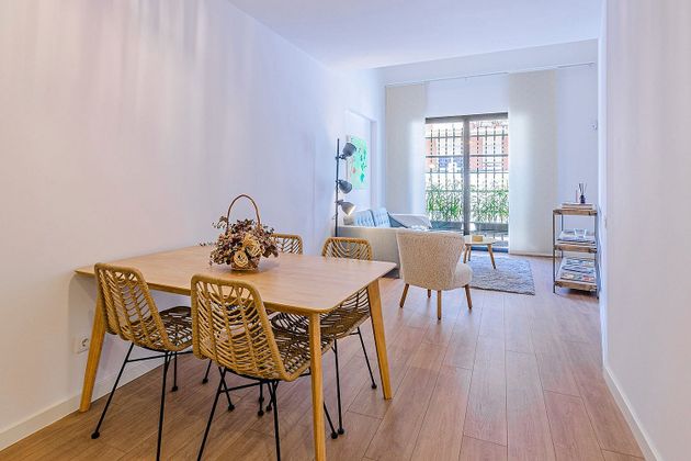 Foto 1 de Dúplex en venda a calle De Sors de 4 habitacions amb terrassa i aire acondicionat