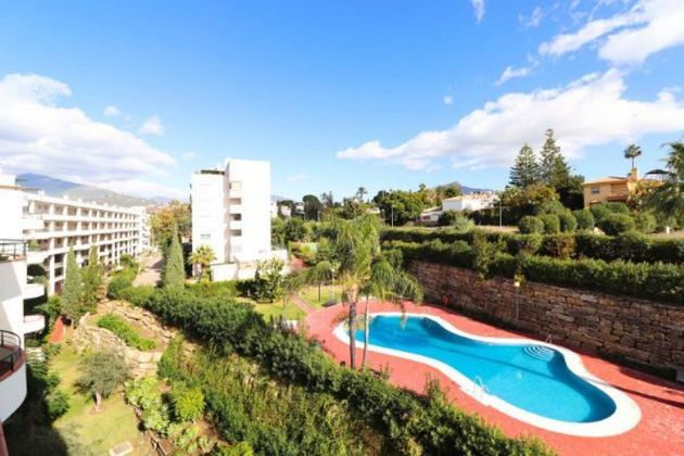 Foto 2 de Àtic en lloguer a Guadalmina de 3 habitacions amb terrassa i piscina