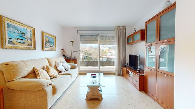 Foto 1 de Venta de piso en Vallbona de 3 habitaciones con terraza y garaje