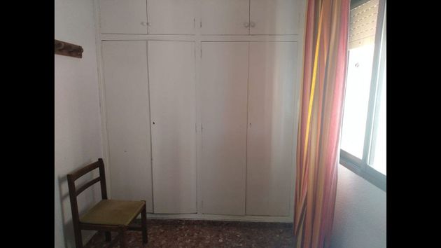 Foto 2 de Venta de piso en Centro - Murcia de 2 habitaciones con muebles y ascensor