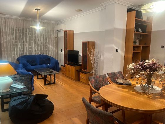 Foto 2 de Piso en alquiler en El Ranero de 4 habitaciones con terraza y muebles