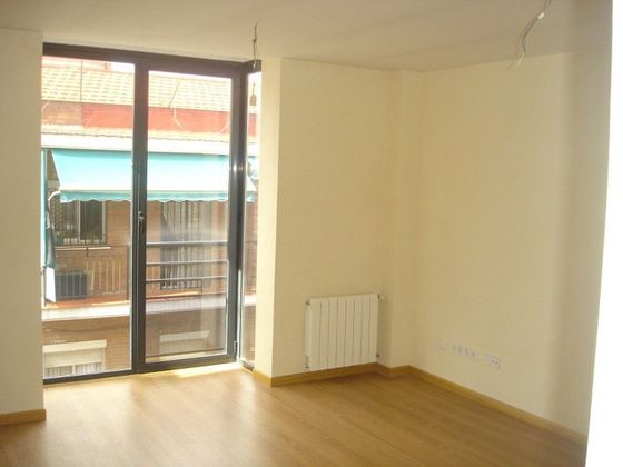 Foto 2 de Pis en venda a calle De la Verja de 2 habitacions amb terrassa i garatge