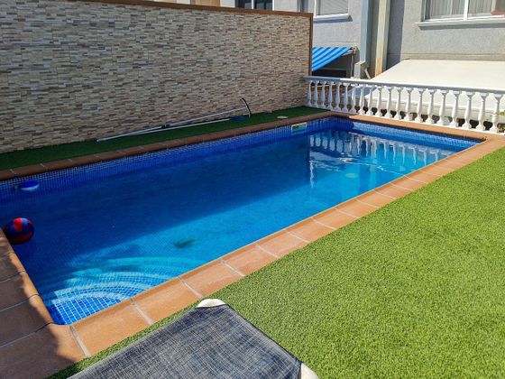 Foto 2 de Casa en venta en calle Manuel de Falla de 3 habitaciones con terraza y piscina