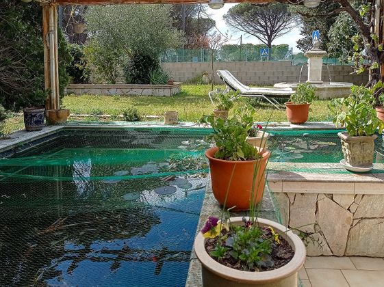 Foto 2 de Xalet en venda a calle Orquidia de 3 habitacions amb terrassa i piscina