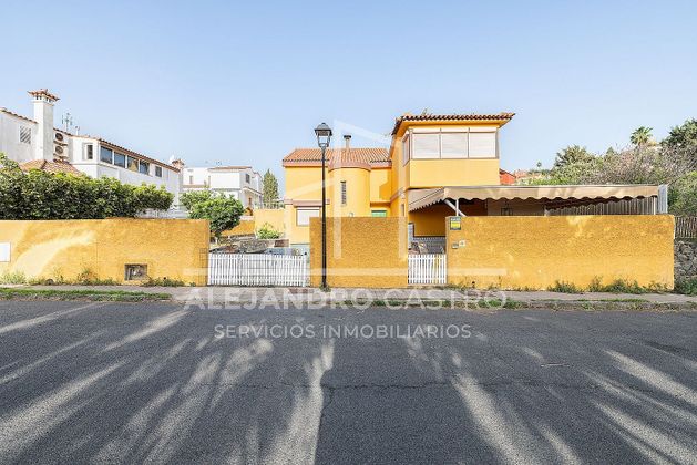 Foto 2 de Xalet en venda a calle Tabaiba de 4 habitacions amb terrassa i piscina