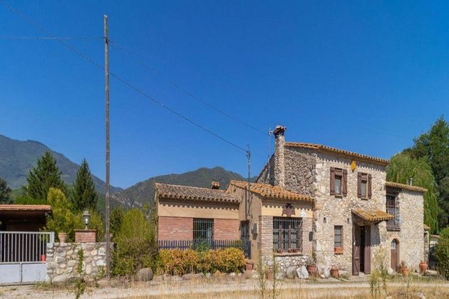 Foto 2 de Casa rural en venda a calle Brugueres de 3 habitacions amb terrassa i garatge