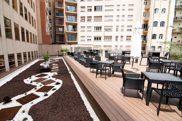 Foto 1 de Alquiler de oficina en calle Marina con terraza y aire acondicionado