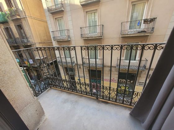 Foto 2 de Pis en venda a El Raval de 2 habitacions amb balcó i aire acondicionat