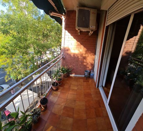 Foto 1 de Piso en venta en Centre - Santa Coloma de Gramanet de 4 habitaciones con balcón y aire acondicionado