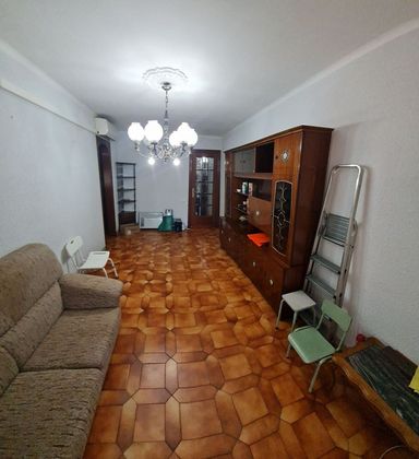 Foto 2 de Pis en venda a Centre - Santa Coloma de Gramanet de 4 habitacions amb balcó i aire acondicionat