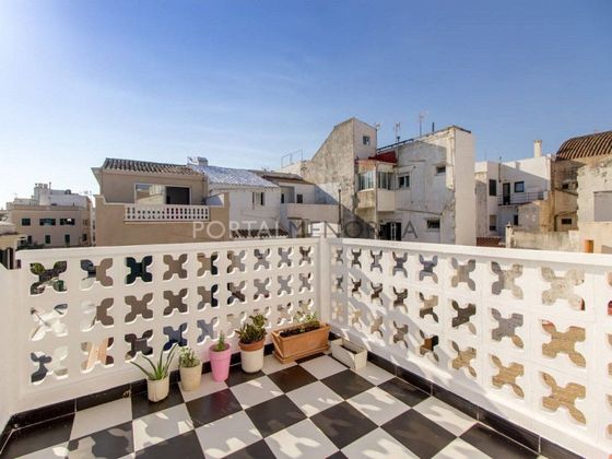 Foto 2 de Pis en venda a Maó de 3 habitacions amb terrassa i balcó