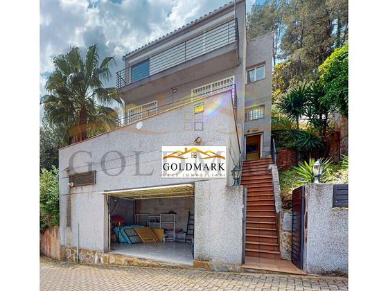 Foto 2 de Chalet en venta en calle Del Xarel·Lo de 4 habitaciones con terraza y garaje