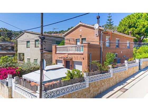 Foto 2 de Chalet en venta en calle D'alfons VIII de 5 habitaciones con terraza y jardín