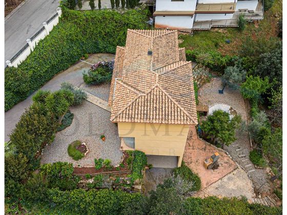 Foto 2 de Casa en venda a calle Pere Pubill Calaf de 4 habitacions amb terrassa i piscina